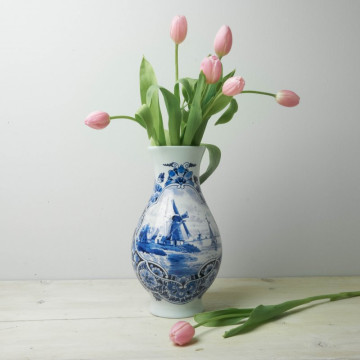 Handbeschilderd Bloemenvaas glad molen landschap met verse bloemen Heinen Delfts Blauw