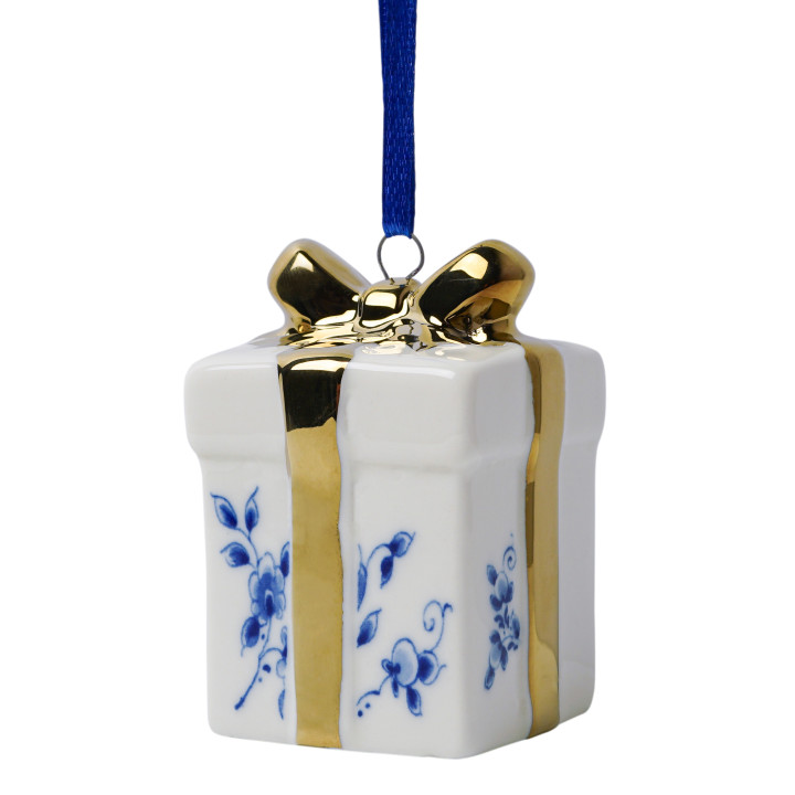 Kerstornament Delfts blauw cadeau met goud lint