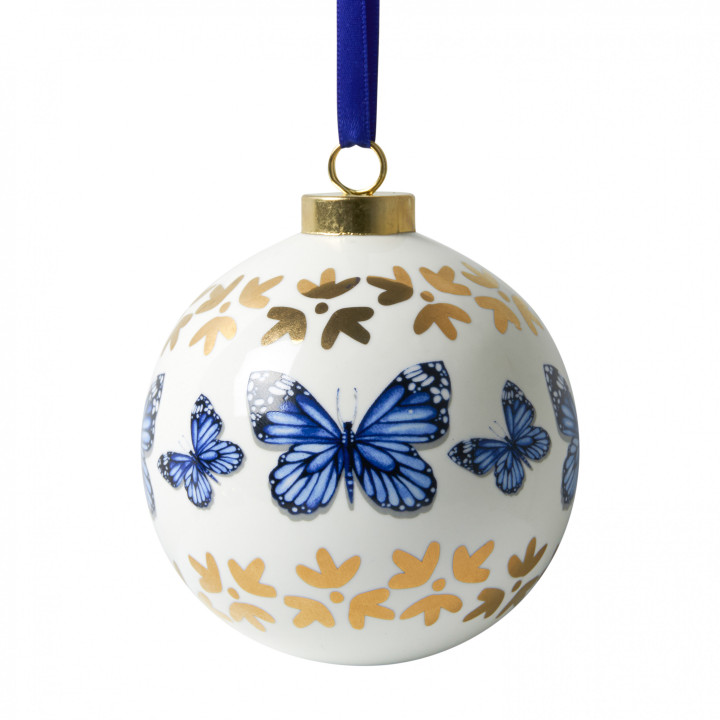 Heinen Delfts Blauw kerstbal met blauwe vlinders.