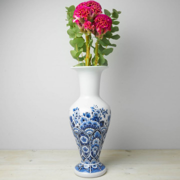 Handbeschilderde Vaas bloemmotief groot met verse bloemen Heinen Delfts Blauw